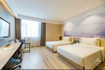 Atour Hotel (linfen Chezhan Street)