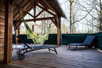 Charmante Cabane Dans Les Arbres Avec Jacuzzi Et Sauna