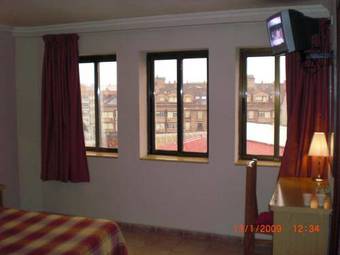 Hotel Avenida Legan�s