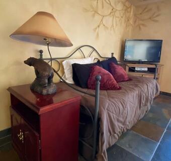 Something For Everyone! Hike, Bike, Fish, Boat - Rest And Relax At The Log Cabin! Home