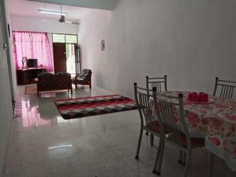 Villa Homestay With Serene Surrounding