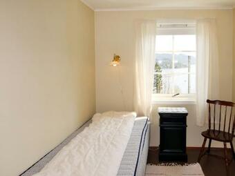 Holiday Home Kvamsvika - Fjs560