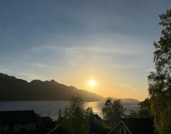 Cozy 3-bedroom Cottage With View To Lysefjorden