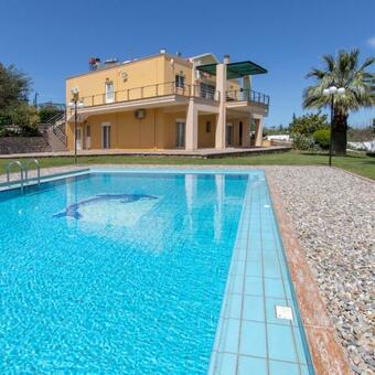 Villa Pemonia ? Private Pool ? Absolute Privacy