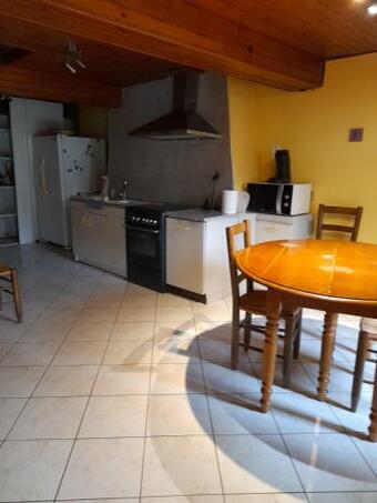 Maison De Ferme Avec Cour Ferm�e