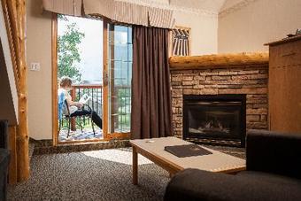 Hotel Waterton Glacier Suites - Deluxe Suite