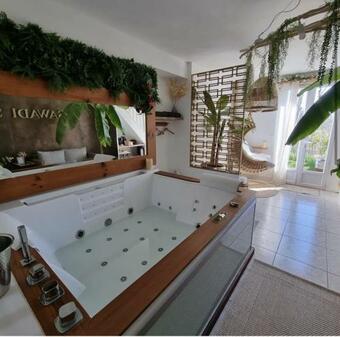 Apartamento Suite Priv�e Tha� / Jacuzzi, Home Cin�ma, Jardin