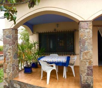 Casa Amb Jard� A Poble De L'alt Empord�