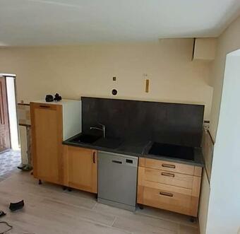 G�te Ard�chois Les Pieds Dans L'eau.