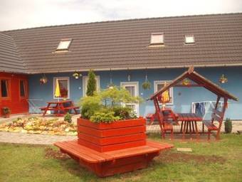 Hostal K�k Lag�na Apartmanok