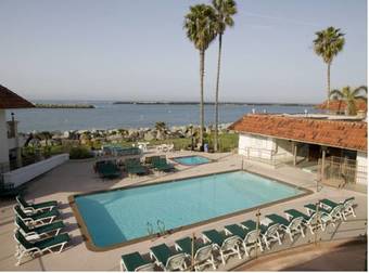 Oceanside Marina Suites - A Waterfront Hotel