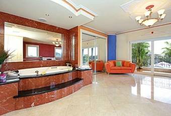 Luxury Nest By The Bay