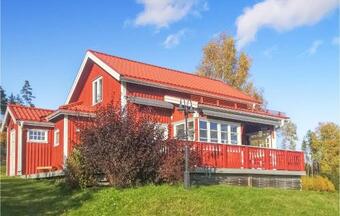 Nice Home In �stervallskogs With Wifi And 3 Bedrooms