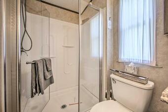 Lake Fork Getaway Tiny Home In Alba With Bbq!