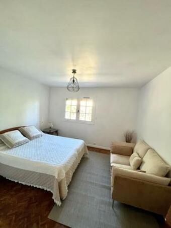 Maison Dans Petit Parc Avec Piscine Priv�