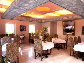 Hotel Aux Deux Clefs