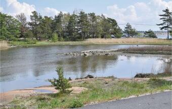 Three-bedroom Holiday Home In Vesteroy