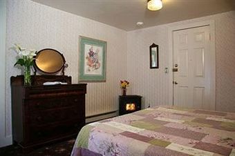 Olallieberry Inn Bed And Breakfast