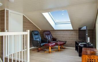 Awesome Home In Moi With Wifi And 4 Bedrooms