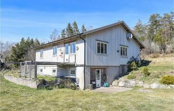 Stunning Home In Tanumshede With Wifi And 4 Bedrooms