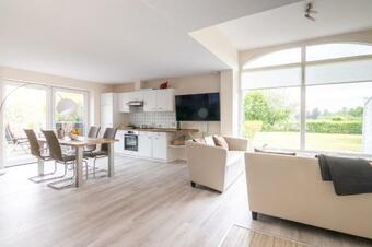 Ferienhaush�lfte Braderup Festland