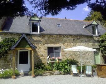 Joli G�te Rural Avec Arbre Remarquable De France
