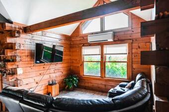 Mountain Top Hideaway Log Cabin W/ Amazing Views