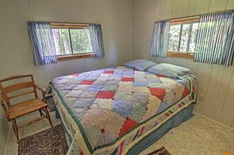 Rustic De Tour Village Cabin With Deck On Lake Huron!