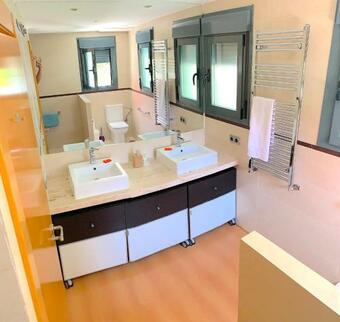 Villa Chalet 6 Hab,con Piscina Y Jacuzzi,alado De Madrid