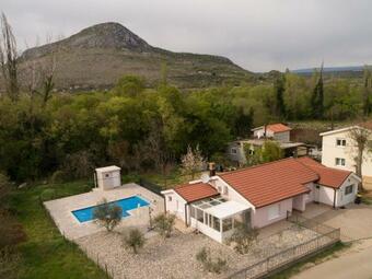 Villa Emilija-ko?u?a