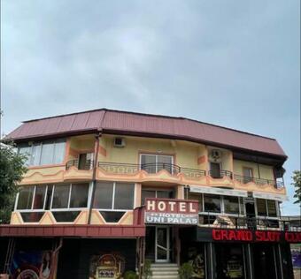 Hotel Uni Palas