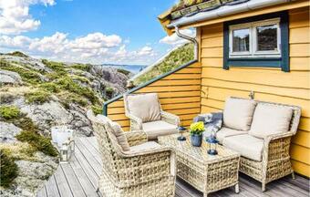 Awesome Home In Bekkjarvik With Wifi And 3 Bedrooms