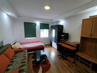 Apartament Eroilor, Parter