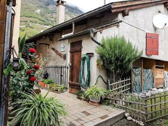 Fully, Valais Chalet Accueillant Avec Chemin�e