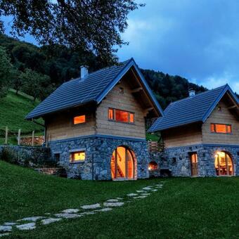 Granaries Pear & Walnut