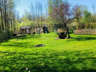 Kids Paradise! Chickens, Pool, Trampoline