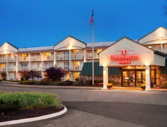 Howard Johnson Plaza Hotel
