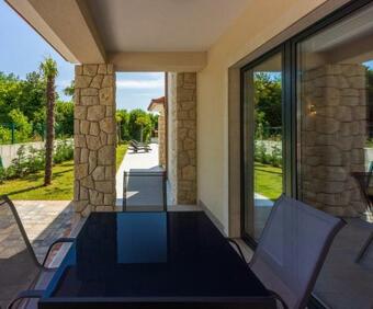 Villa Palma With Private Pool / Croatia