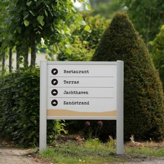 Mooi Huisje Aan De Maas