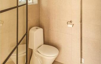 Beautiful Home In G�teborg With Wifi And 2 Bedrooms #311