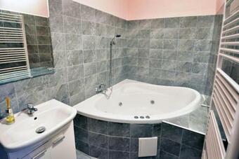 Hostal Nika Beds