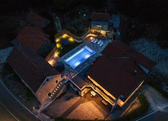 Villa With A Large Private Pool, Parking, Bbq...