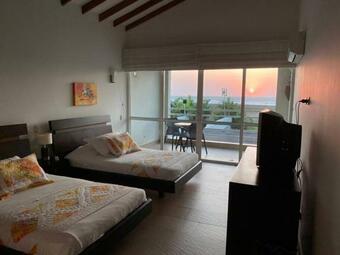 Villa Casa Frente Al Mar Con Piscina En Cartagena, Km 19