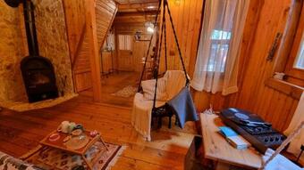 Tiny Wooden Cottage -covasna