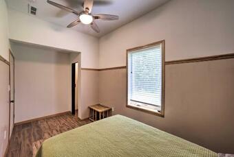 Spacious House On Half Acre Less Than 3 Mi To Beach!