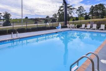 Hotel Americas Best Value Inn Wiggins