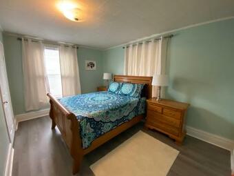 White House Lodge-canal Street Cottage