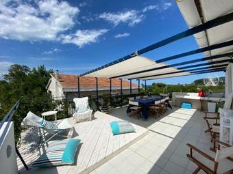 Casa Su Due Piani Con Terrazzo Sul Lungomare Di Rossano