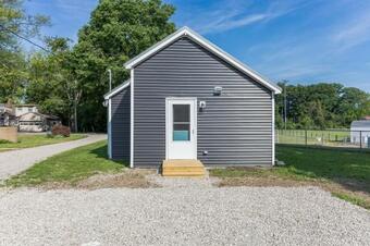 Newly Remodeled Home In Perfect Location To Visit Lake Erie Or Cleveland Home