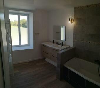 Maison Dans Le Charmant Village De La Vraie-croix